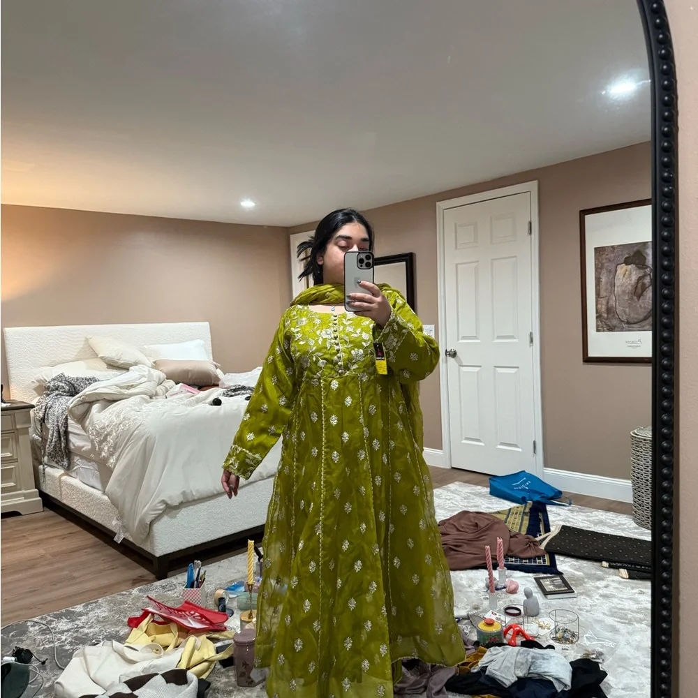 Green Embroidered Kids Dress - Picture 5 of 6